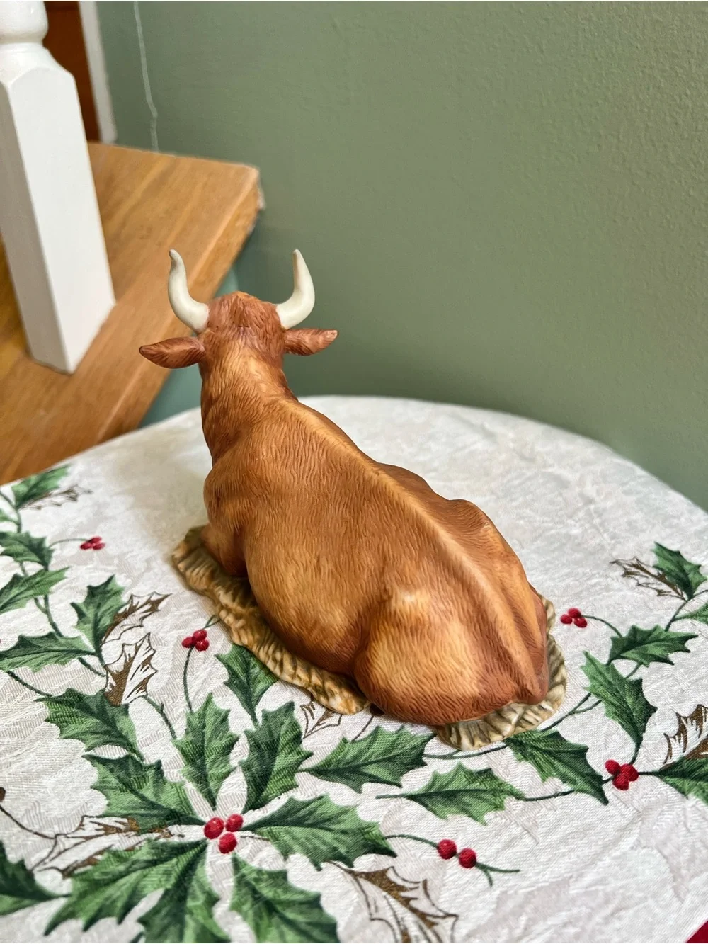 Franklin Mint The Nativity - Ox figure, dated 1989.